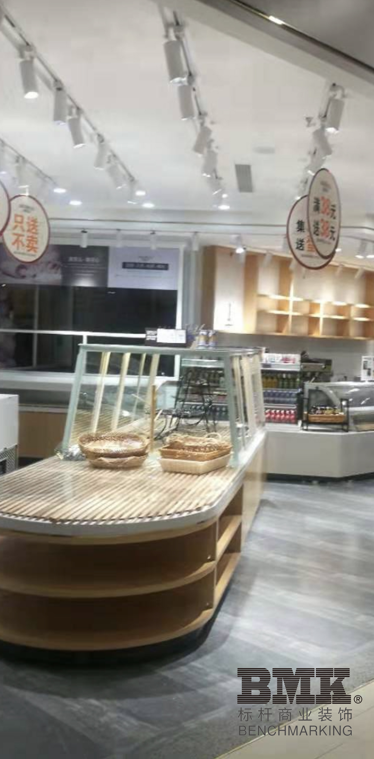 南京面包展柜设计哪家工厂好？推荐南京标杆厂
